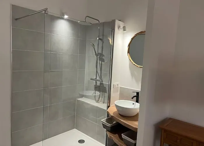 T3 Avec Spa, Hyper Centre, Port